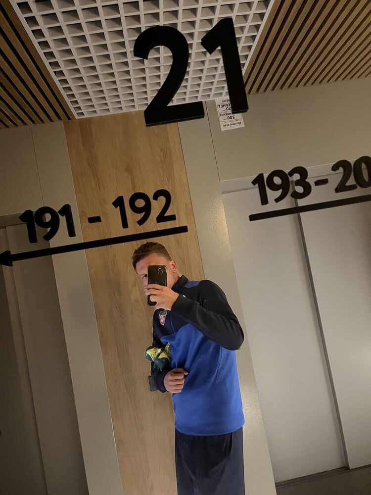  35628689  , 27 ,    