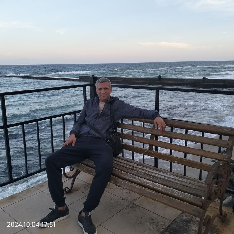  52136059  Miroslav, 37 ,    