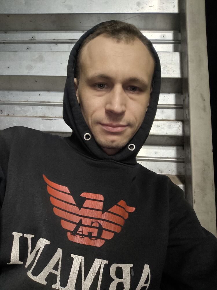  52424679  , 32 ,    