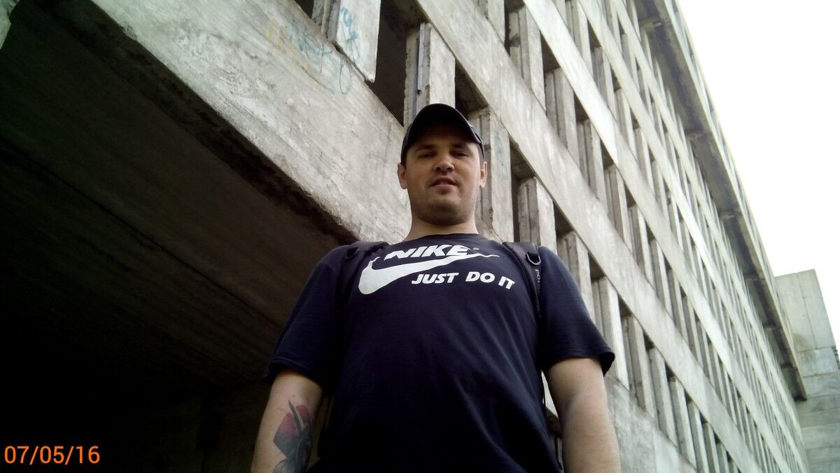  8207279  Jurii, 40 ,    