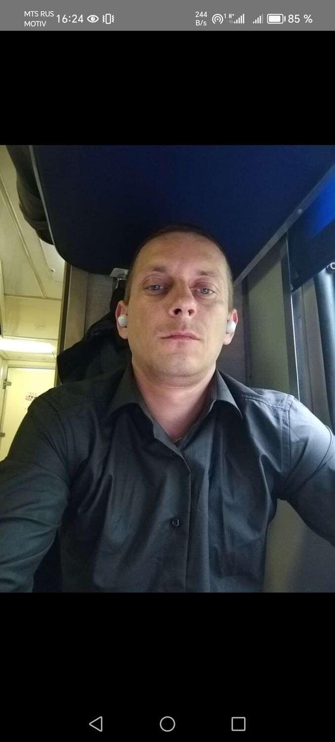  50367599  Stanislav, 33 ,    