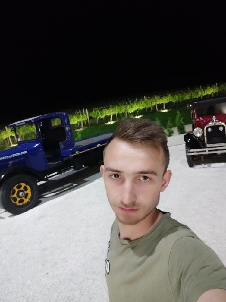  ,   PETRU, 31 ,   ,   , c 