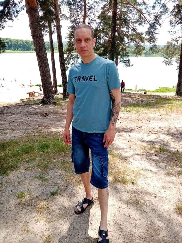  21494429  Vladimir, 40 ,    