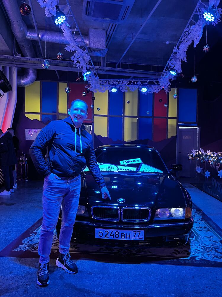  42345279  Vladislav, 33 ,    