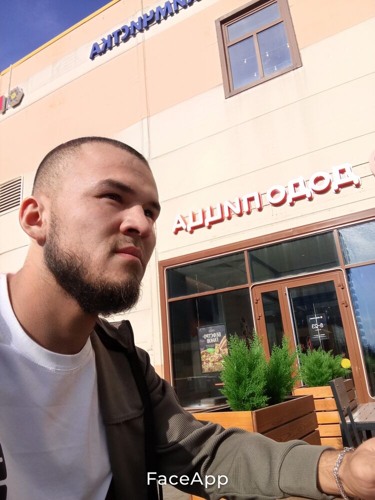  46692729  Ali, 23 ,    Albertson