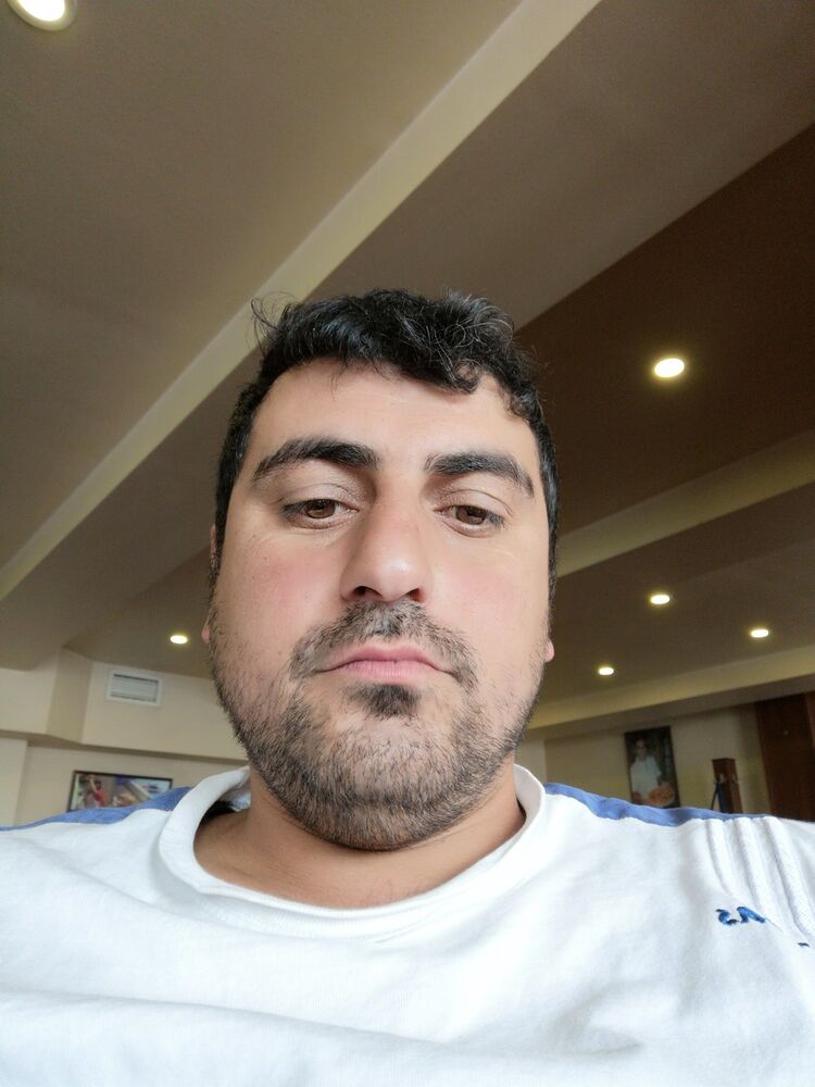  13966309  Hayk, 38 ,    