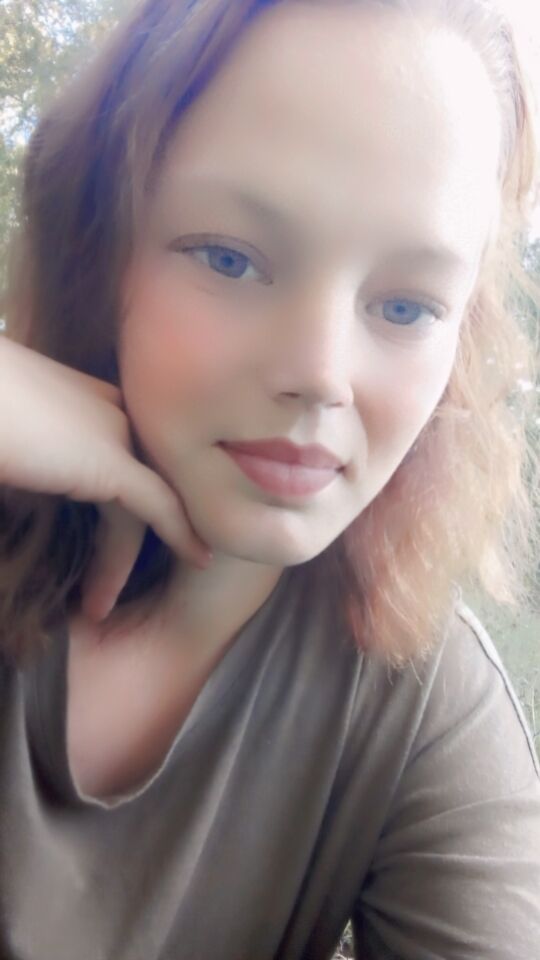  ,   Alexandra, 22 ,   c , 