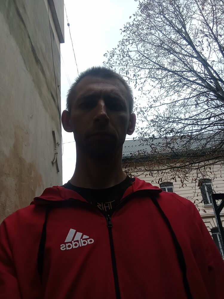  46716779  , 40 ,    