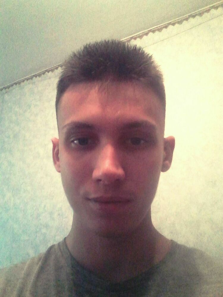  22945989  Denis, 26 ,    