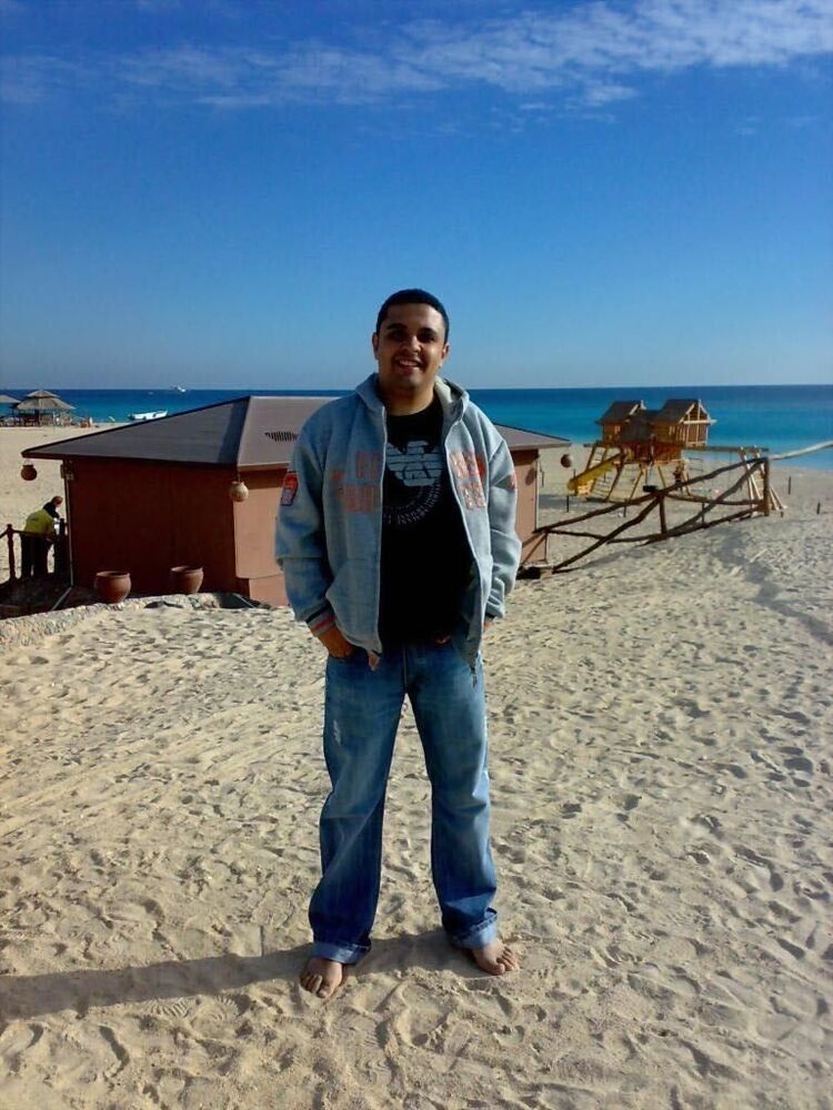 24624669  Ali, 35 ,    