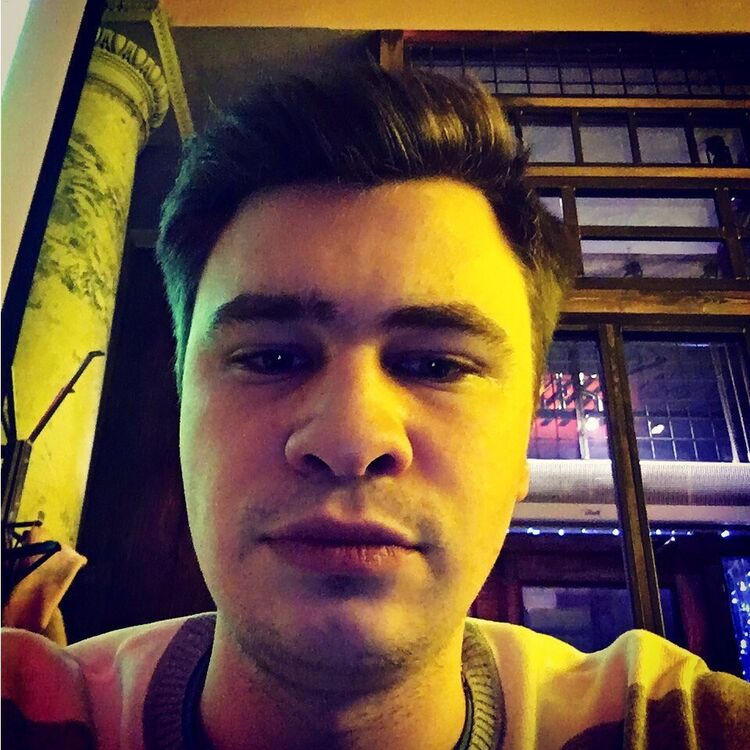  ,   IlYA, 32 ,   ,   , c 