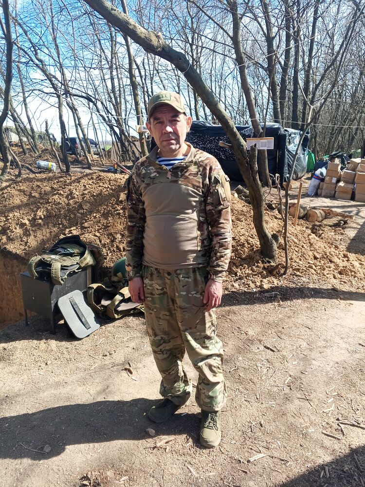  42961919  Sergej, 52 ,    