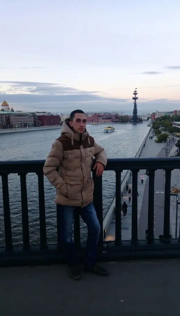  39393249  Vladislav, 31 ,    