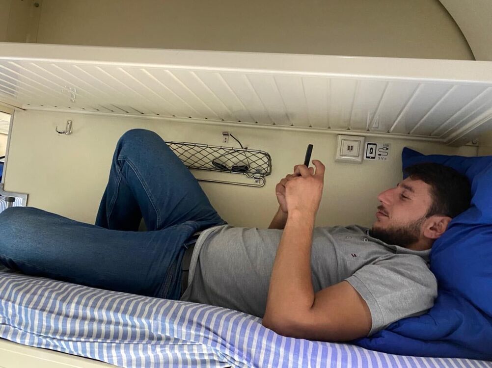  54279379  Albert, 29 ,    