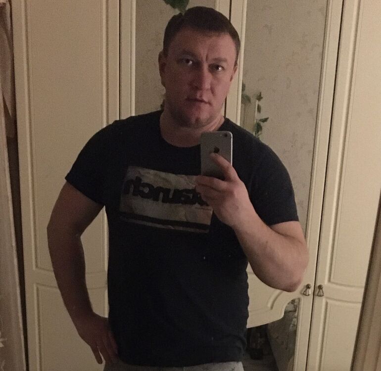  26068959  Vadik, 39 ,    