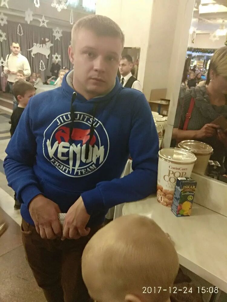  49636079  , 37 ,    