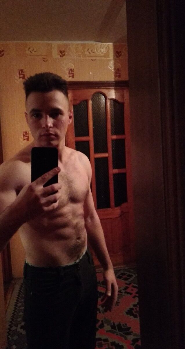  ,   Artur, 27 ,  
