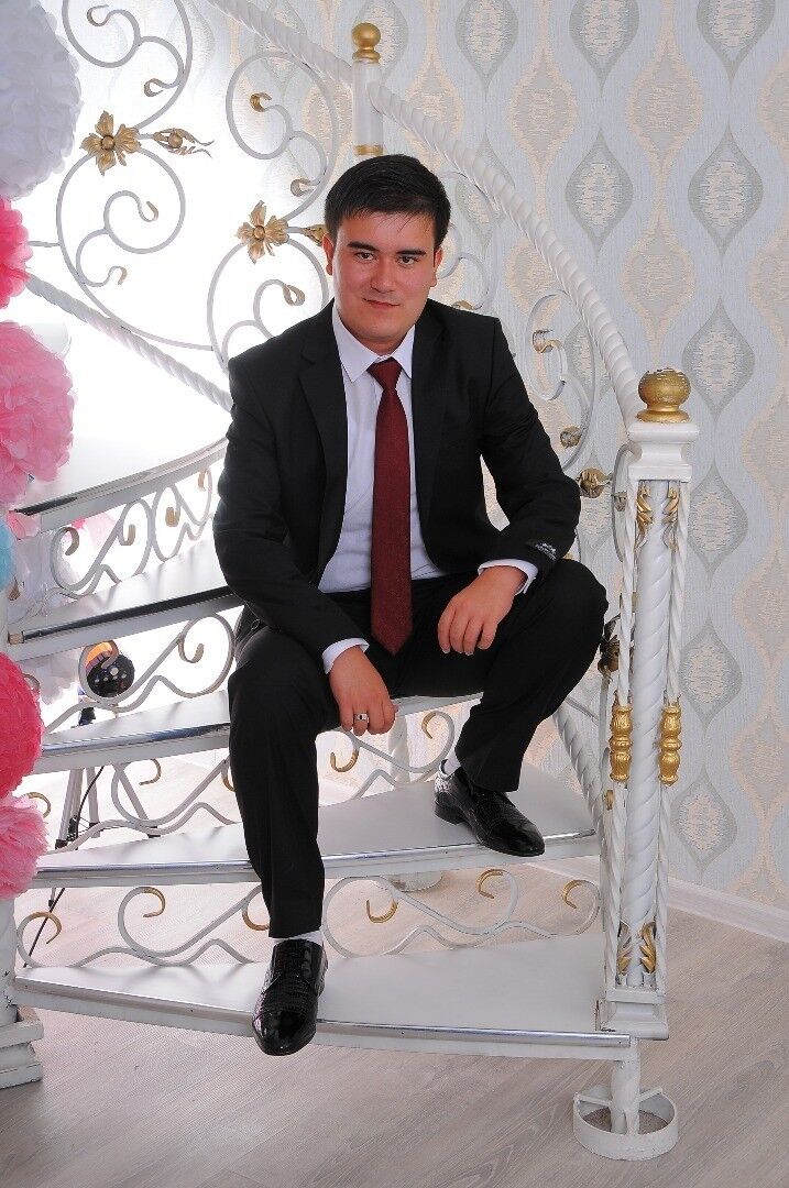  ,   Alex, 32 ,   