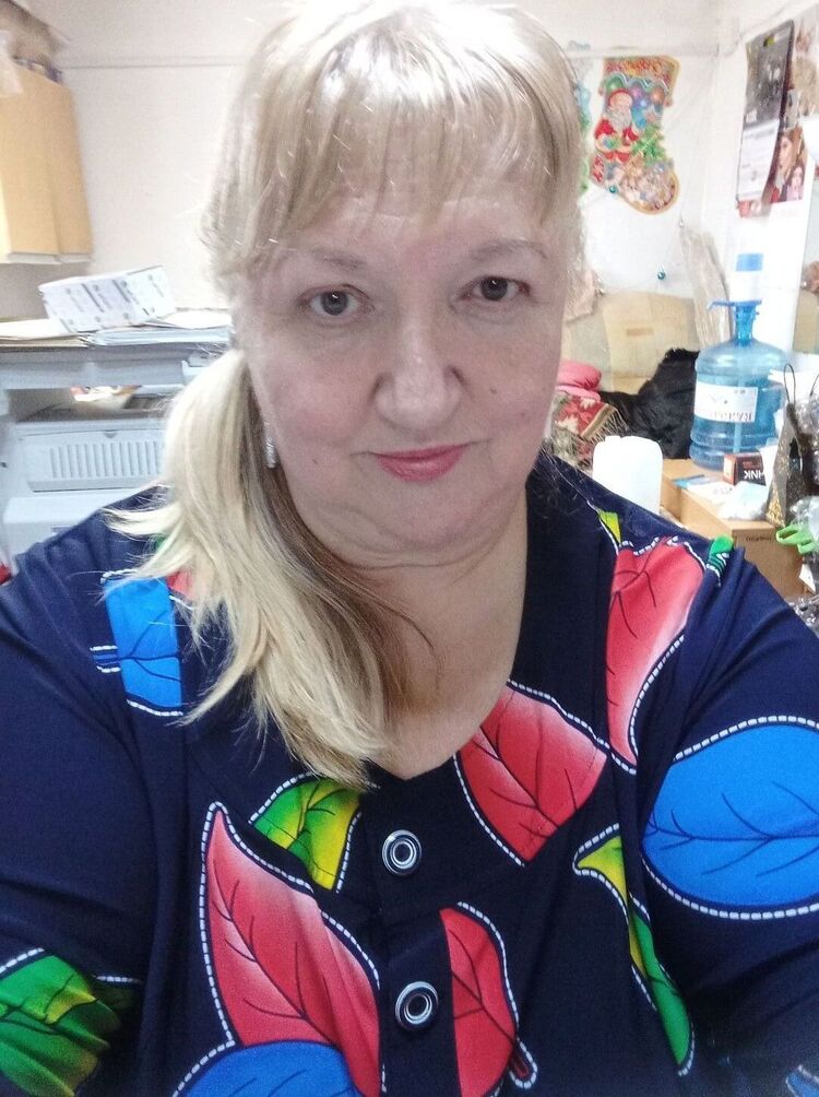  43166309  Helga, 60 ,    