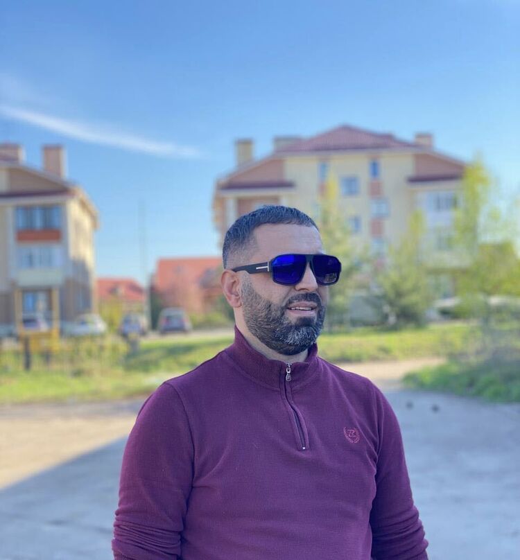  53221819  Andranik, 35 ,    