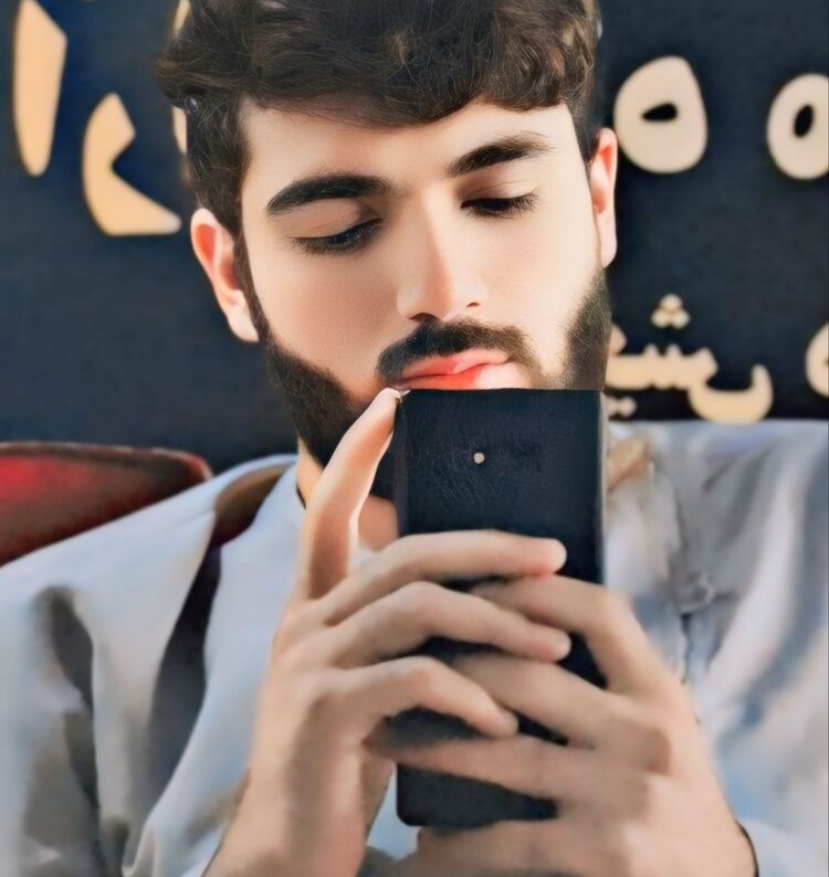  49812689  Sahil Khan, 21 ,    