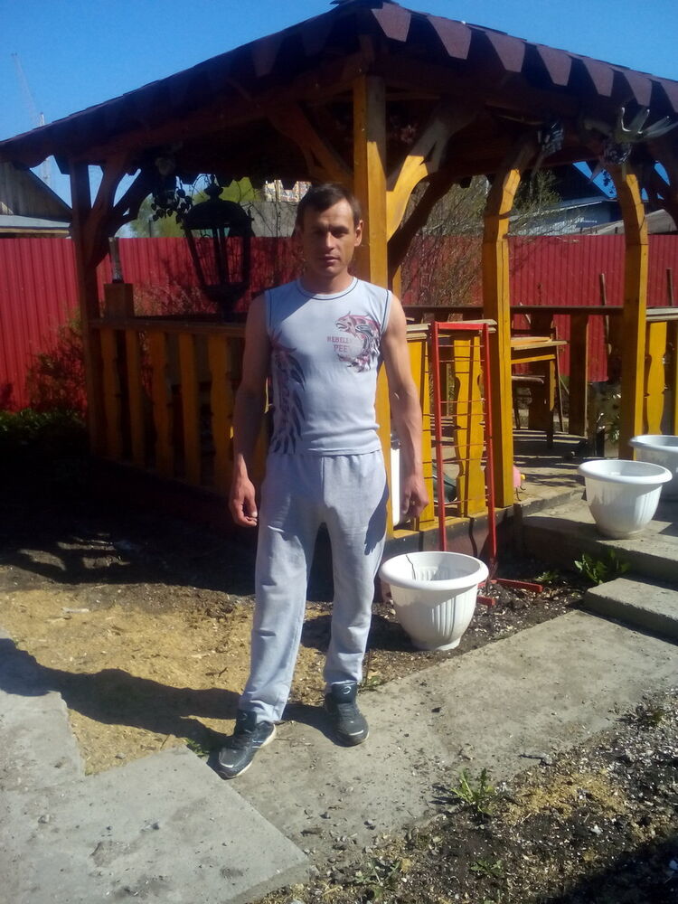 8900899  , 44 ,    