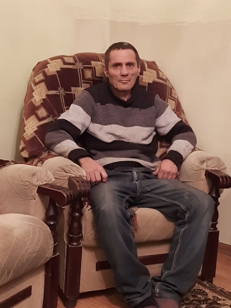  18676259  Armen, 60 ,    