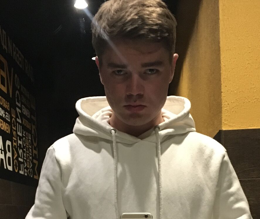  45471989  Vladislav, 25 ,    