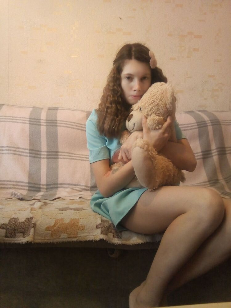  25792399  Kristina, 26 ,    