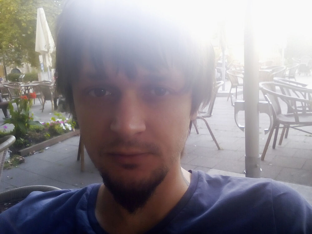  ,   Artur, 36 ,   ,   , c 