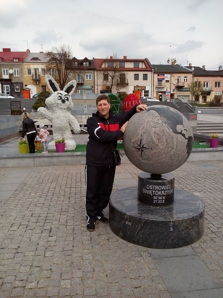  Ostrowiec Swietokrzyski,   , 44 ,   ,   , c 