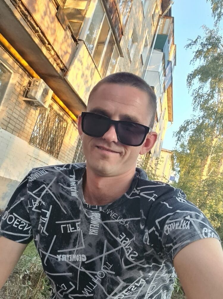  28729739  Sergey, 31 ,    