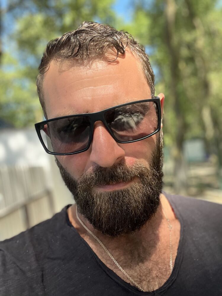  37904299  Razan, 37 ,    -