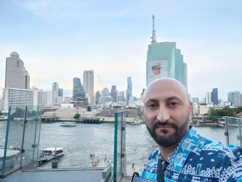  52676529  Karen, 44 ,    