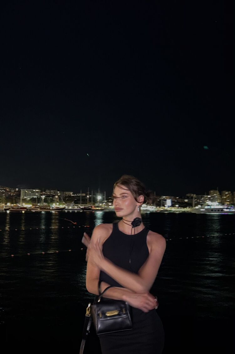 -,   , 25 ,   