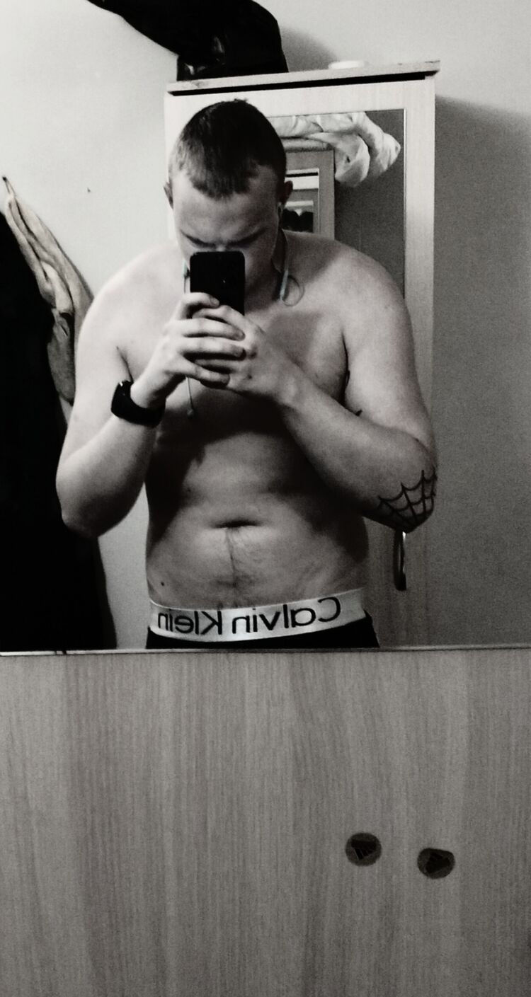  33303589  Alexey, 26 ,    