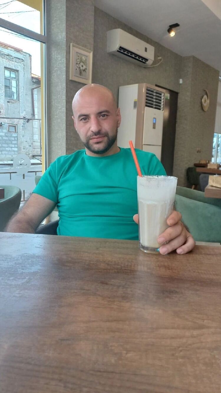  ,   Vahan, 30 ,   ,   