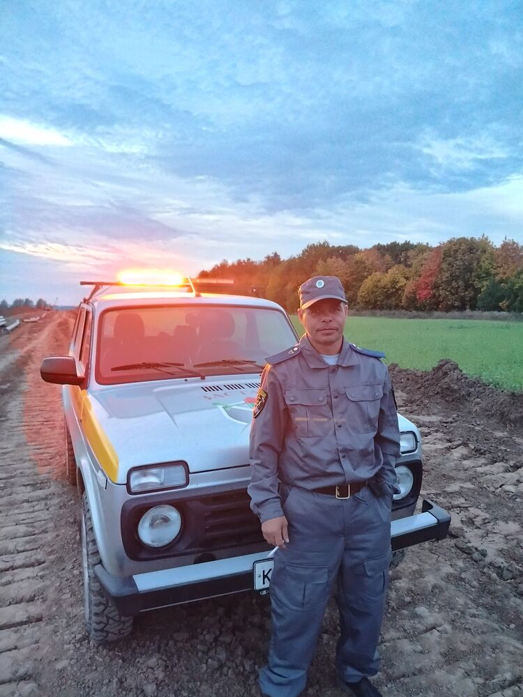  54021989  Andrei, 46 ,    