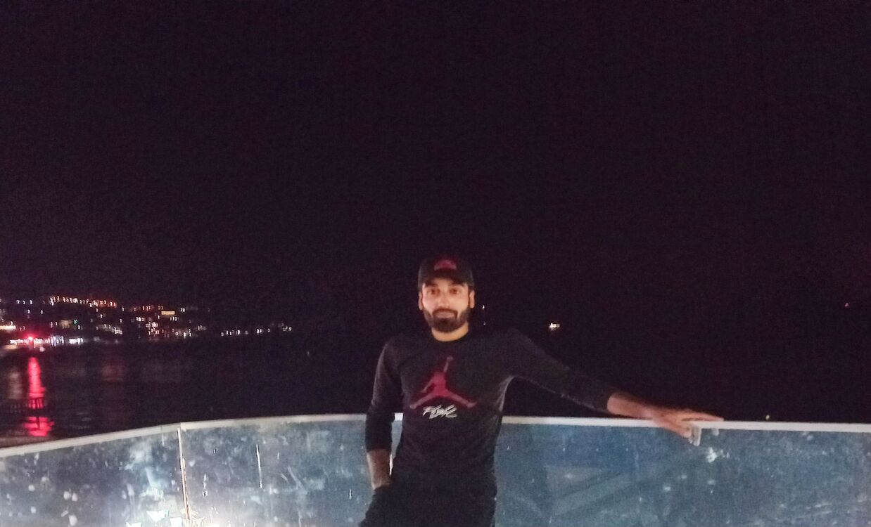  37678099  Remzi, 28 ,    