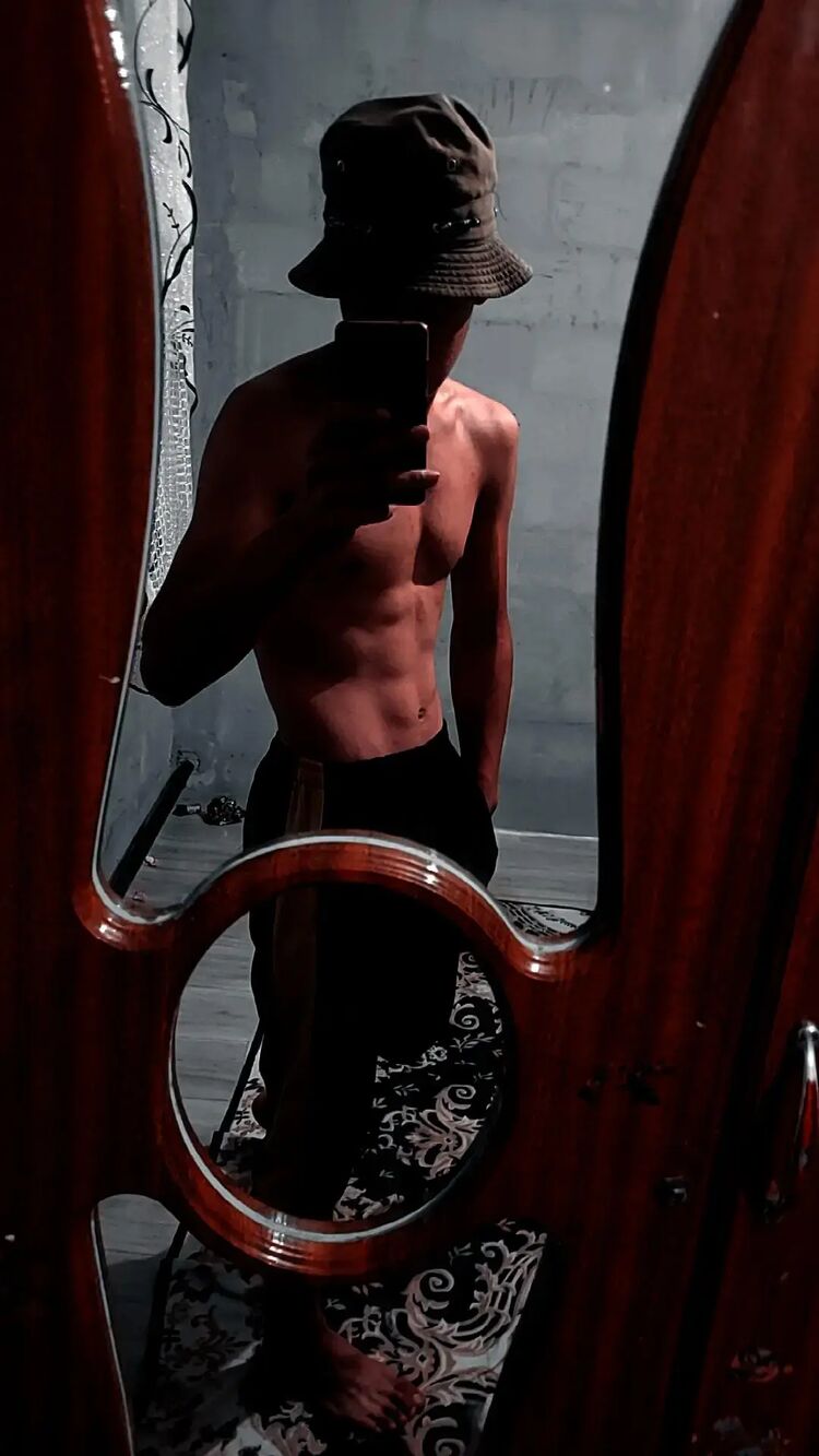  27479359  Adil, 21 ,    