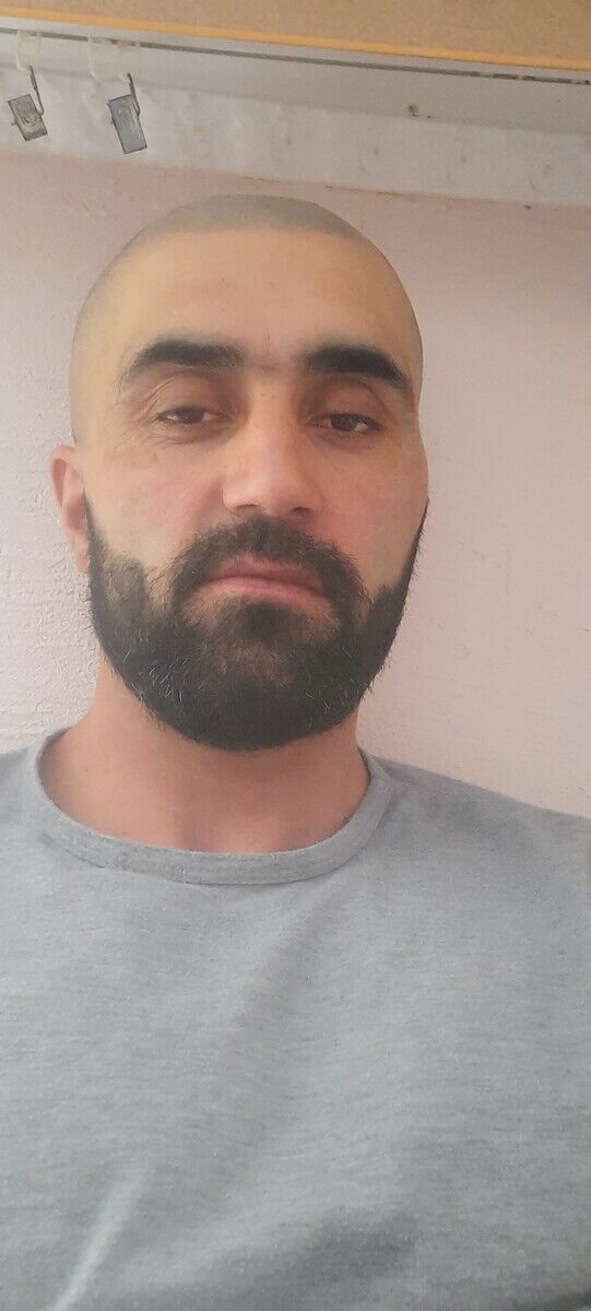  22288209  , 37 ,     