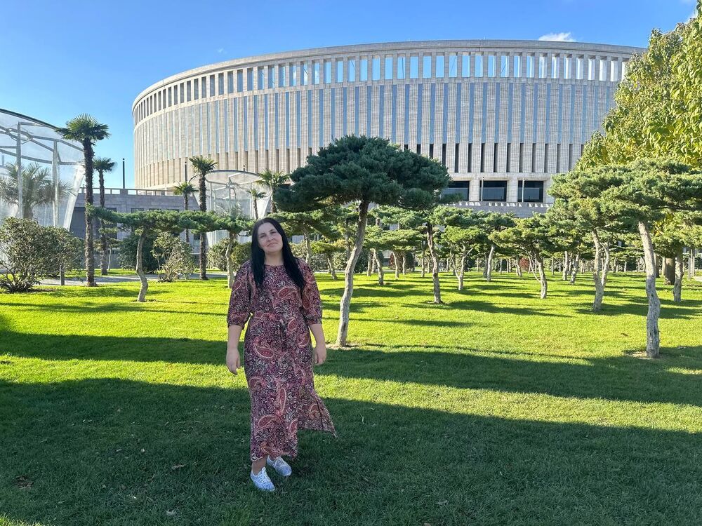  54280389  Neko, 44 ,    