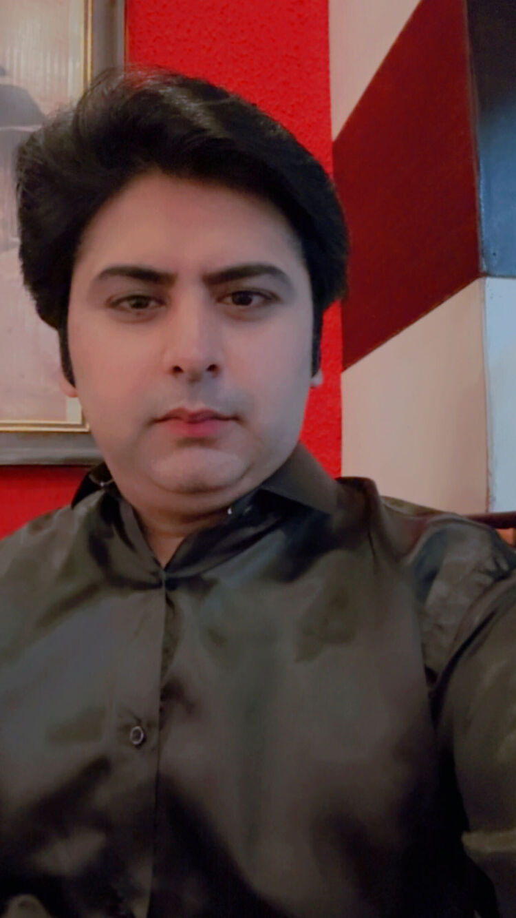  52937409  Zain sheikh, 28 ,    -