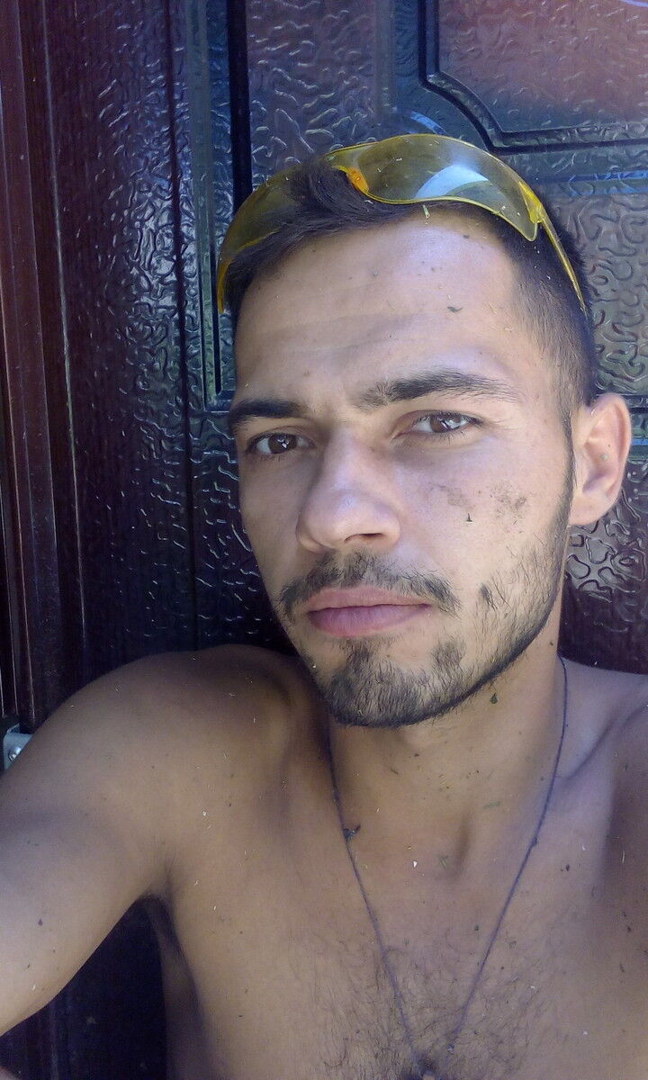 18327029  , 34 ,    