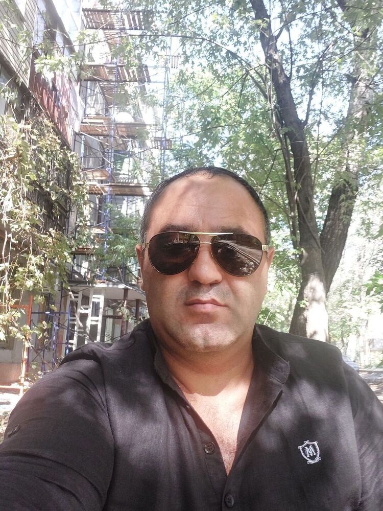  46805049  ZOHRAB, 37 ,    