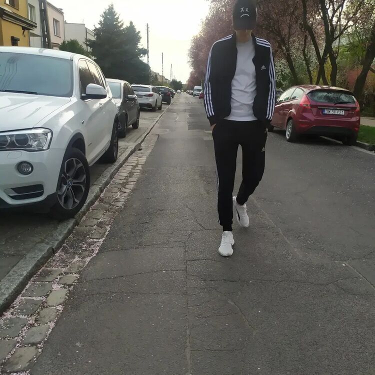  35539189  Rostislav, 20 ,    -