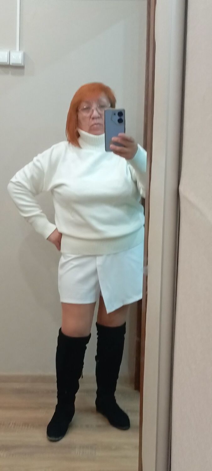  54370689  Alsu, 56 ,    