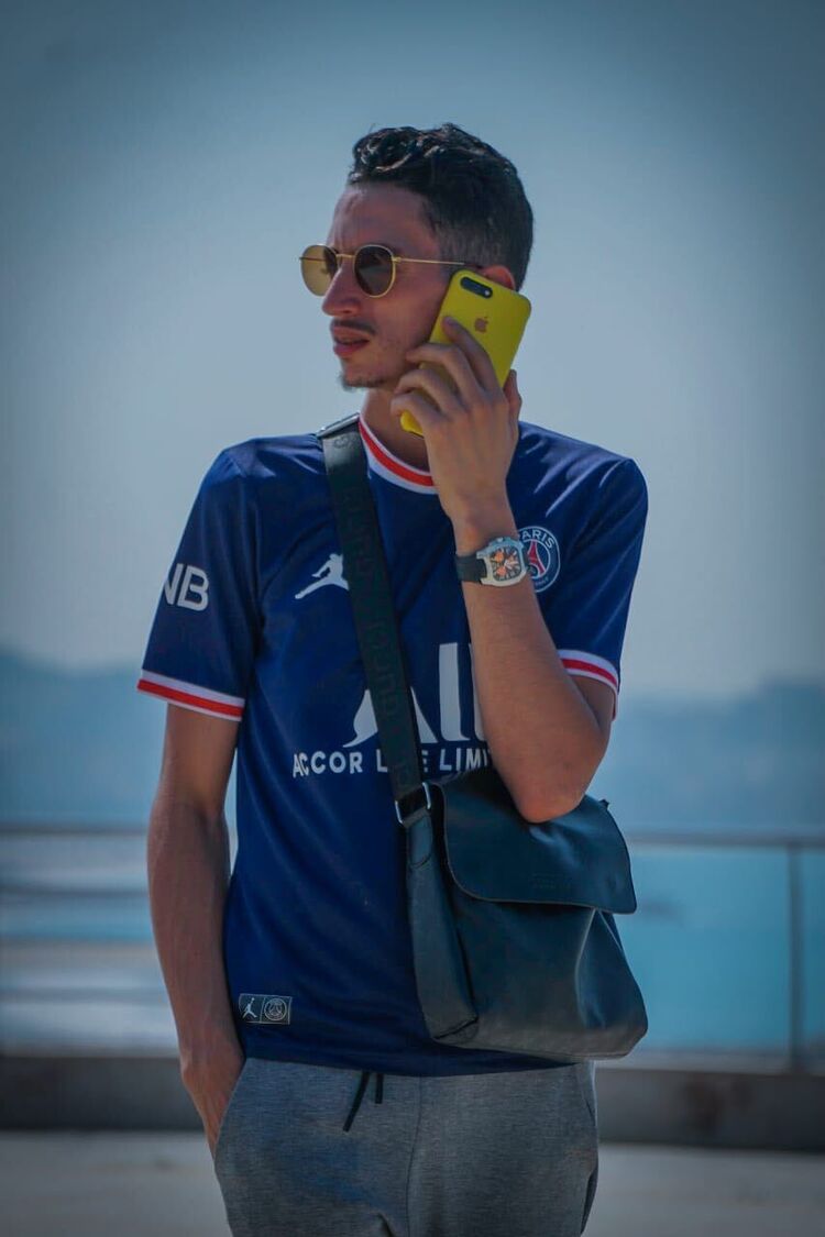  24210689  Mouad, 28 ,    