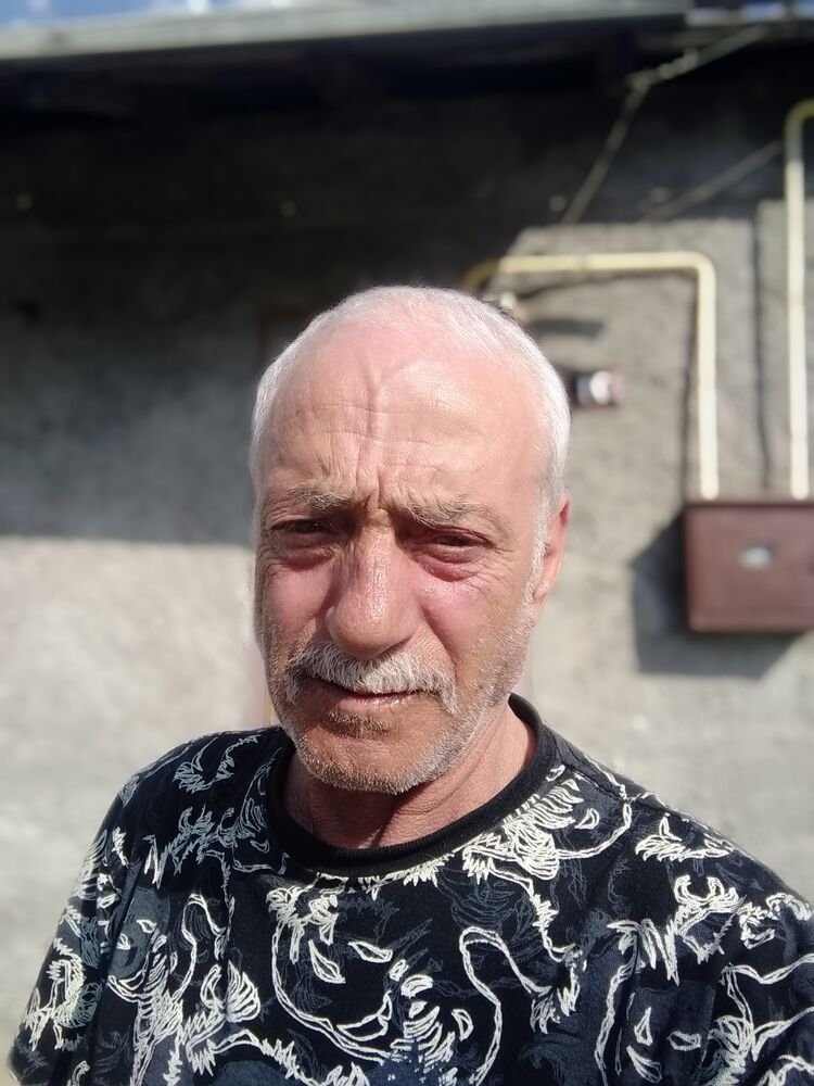  23514699  David, 68 ,    