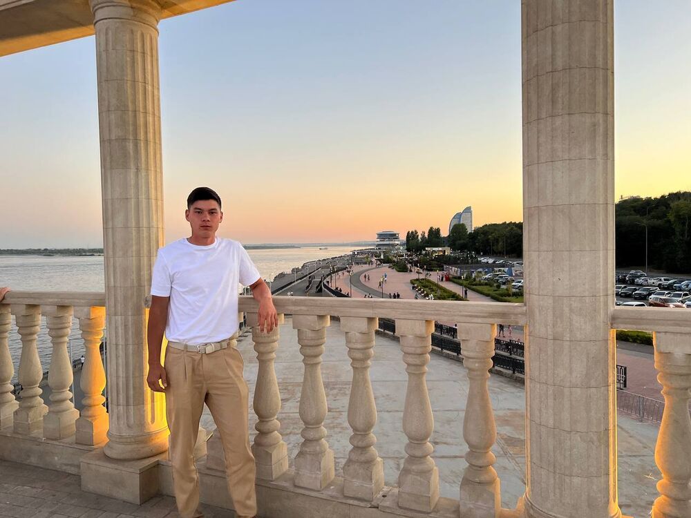  46486009  Artyom, 23 ,    